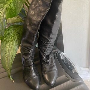 Black ID Browns women’s boots, size 36, pre owned, great condition